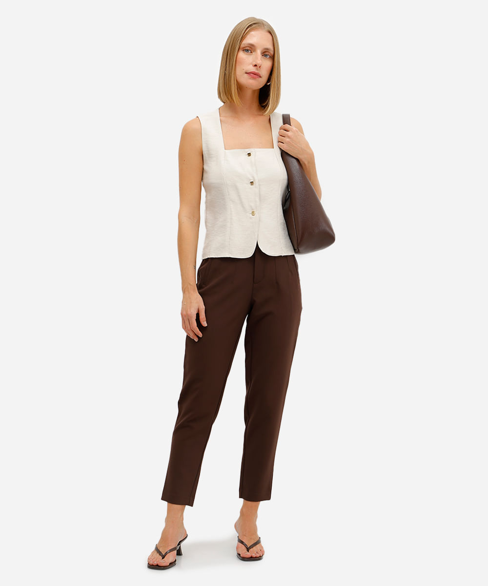calça de alfaiataria feminina com pences marrom
