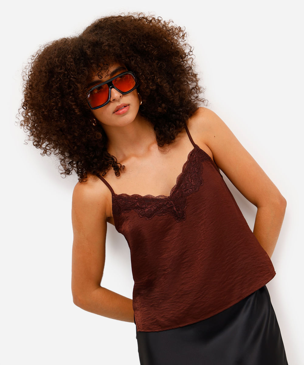 regata feminina alça fina acetinada com renda marrom