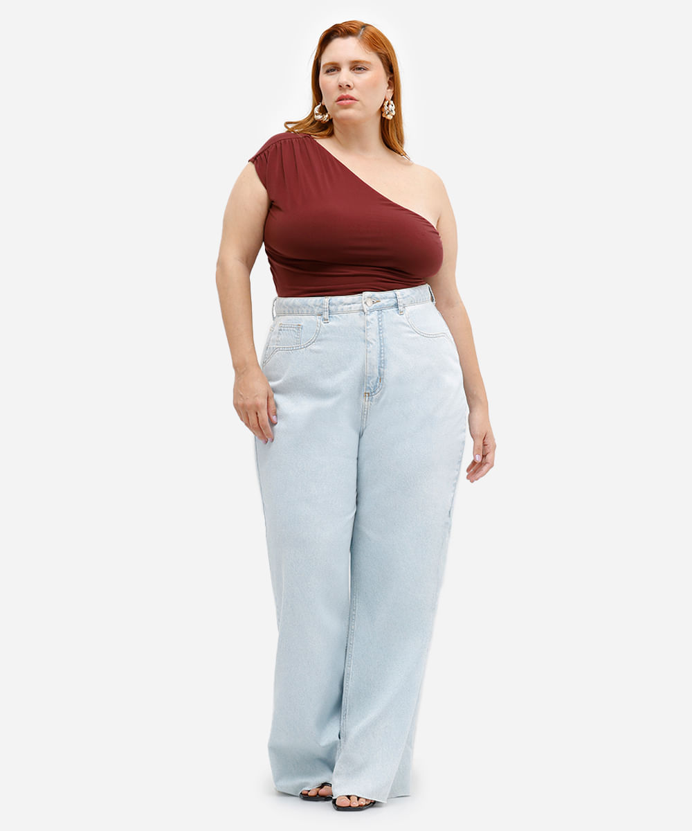 blusa ombro único com franzido plus size mindset vinho