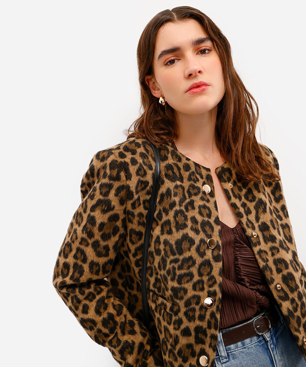 casaco feminino animal print texturizado marrom