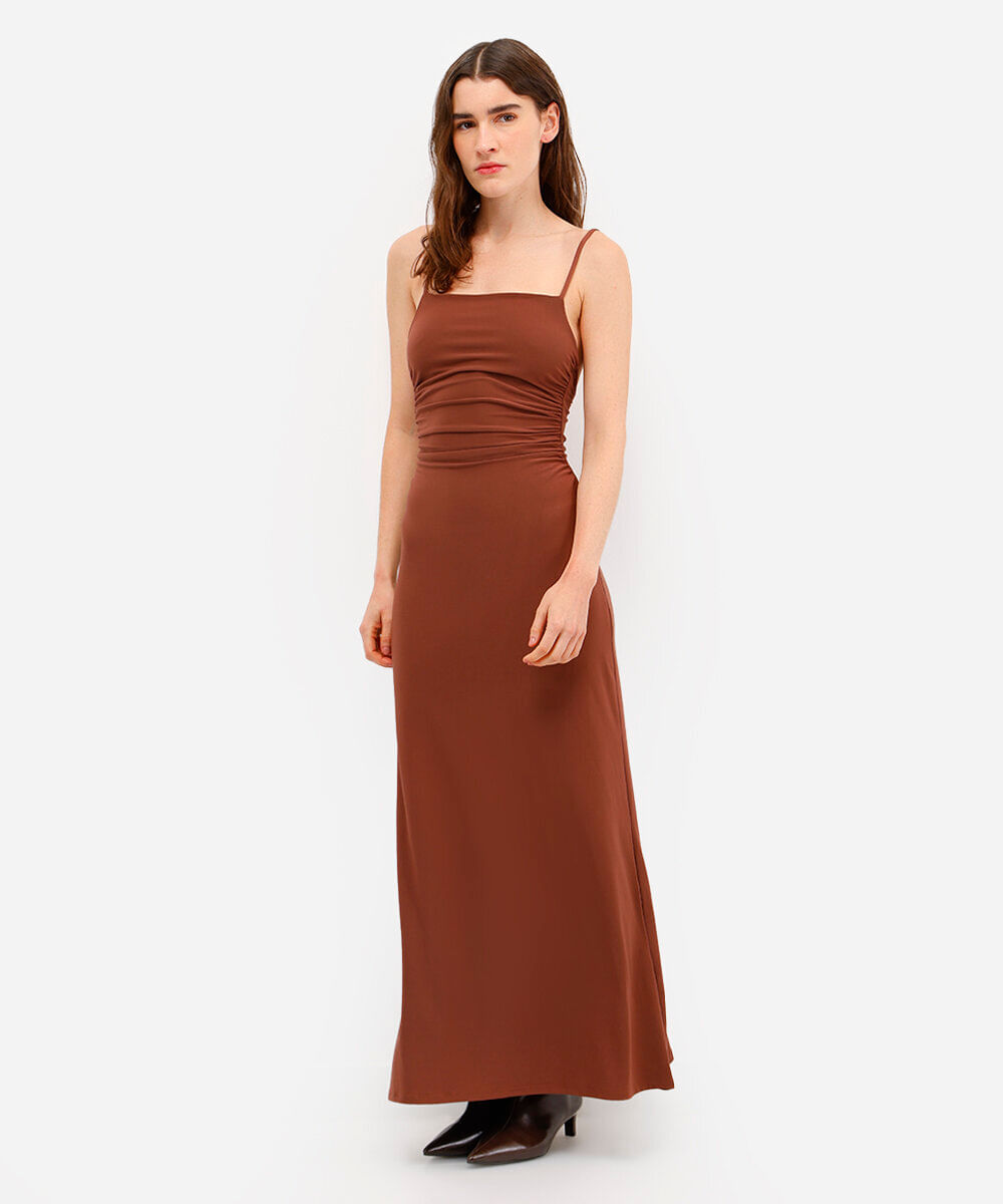 vestido longo feminino franzido alça fina marrom