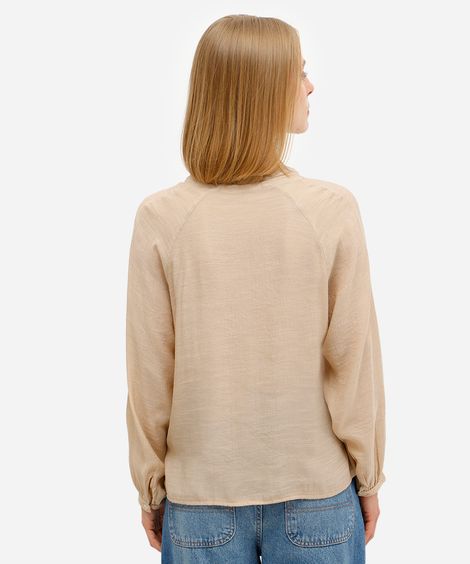 bata feminina com babados texturizada bege
