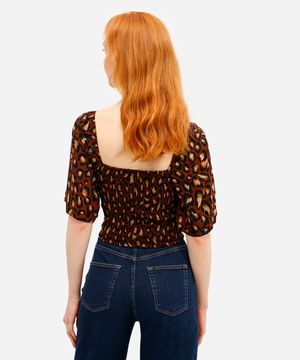 blusa feminina de viscose com lastex animal print marrom