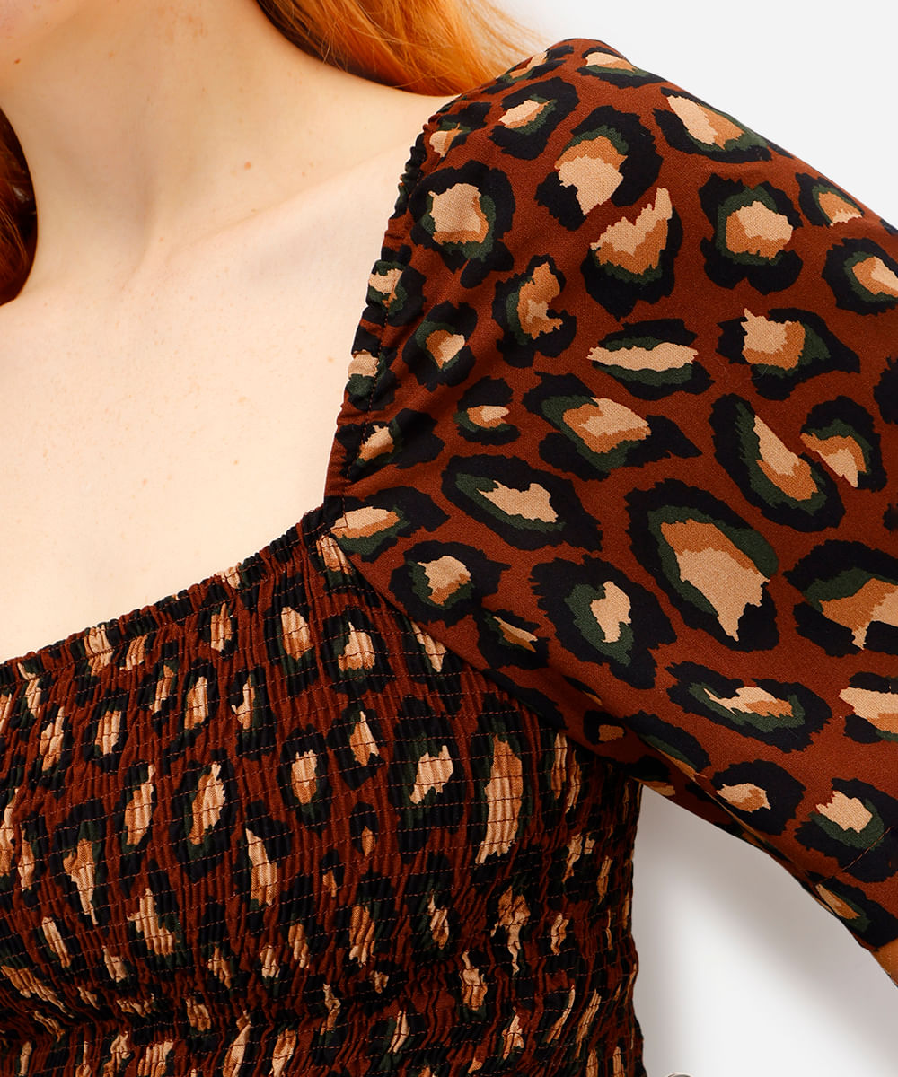 blusa feminina de viscose com lastex animal print marrom