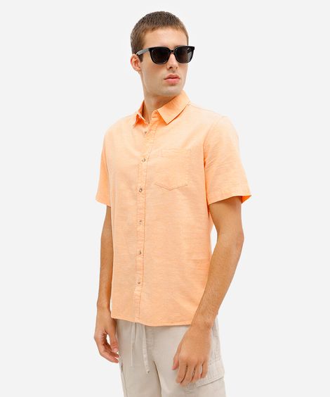 camisa comfort masculina com linho manga curta laranja
