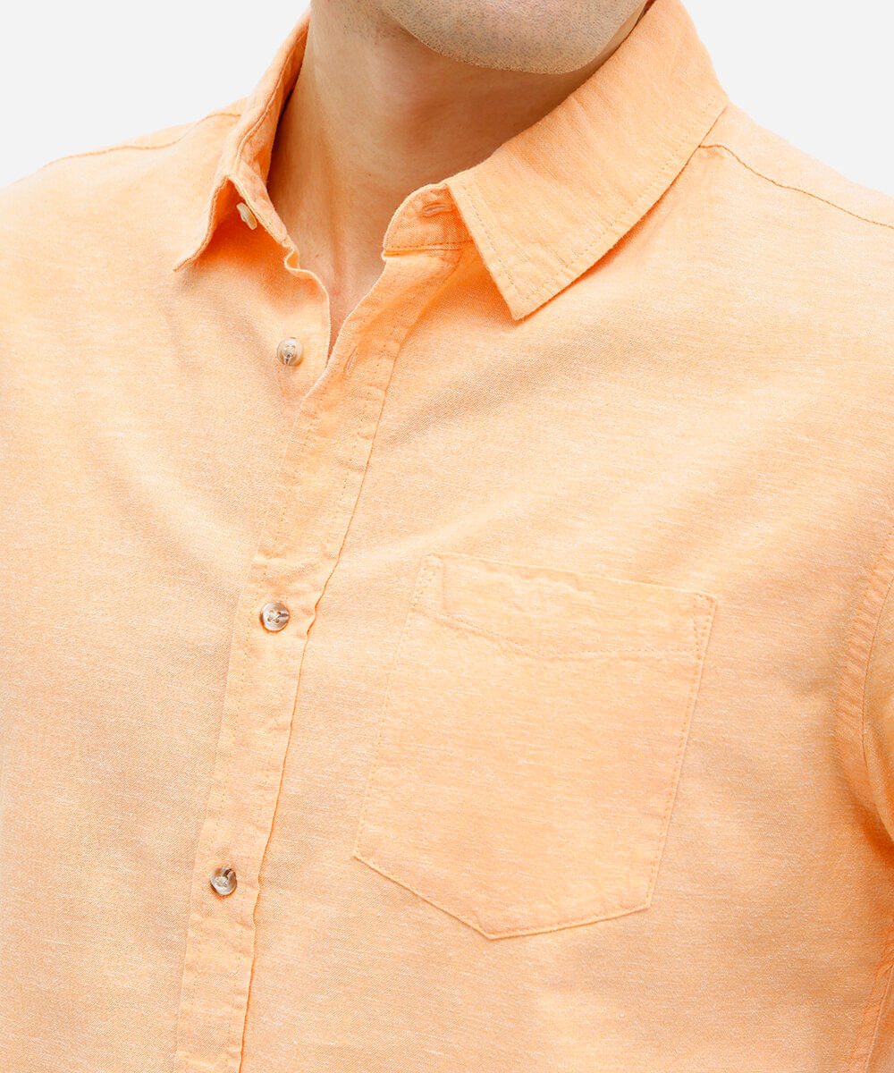 camisa comfort masculina com linho manga curta laranja