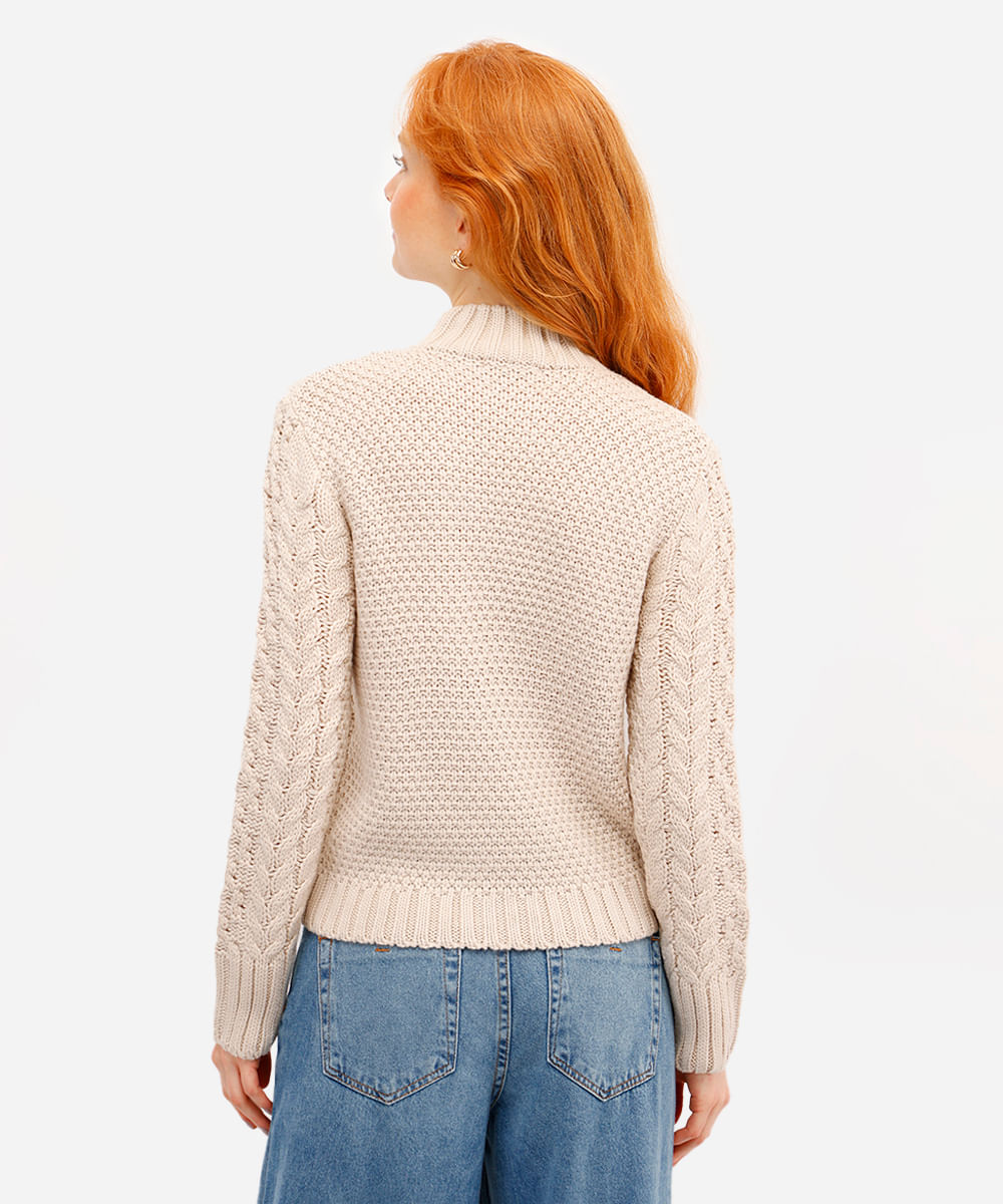 suéter feminino de tricot gola alta texturizado bege