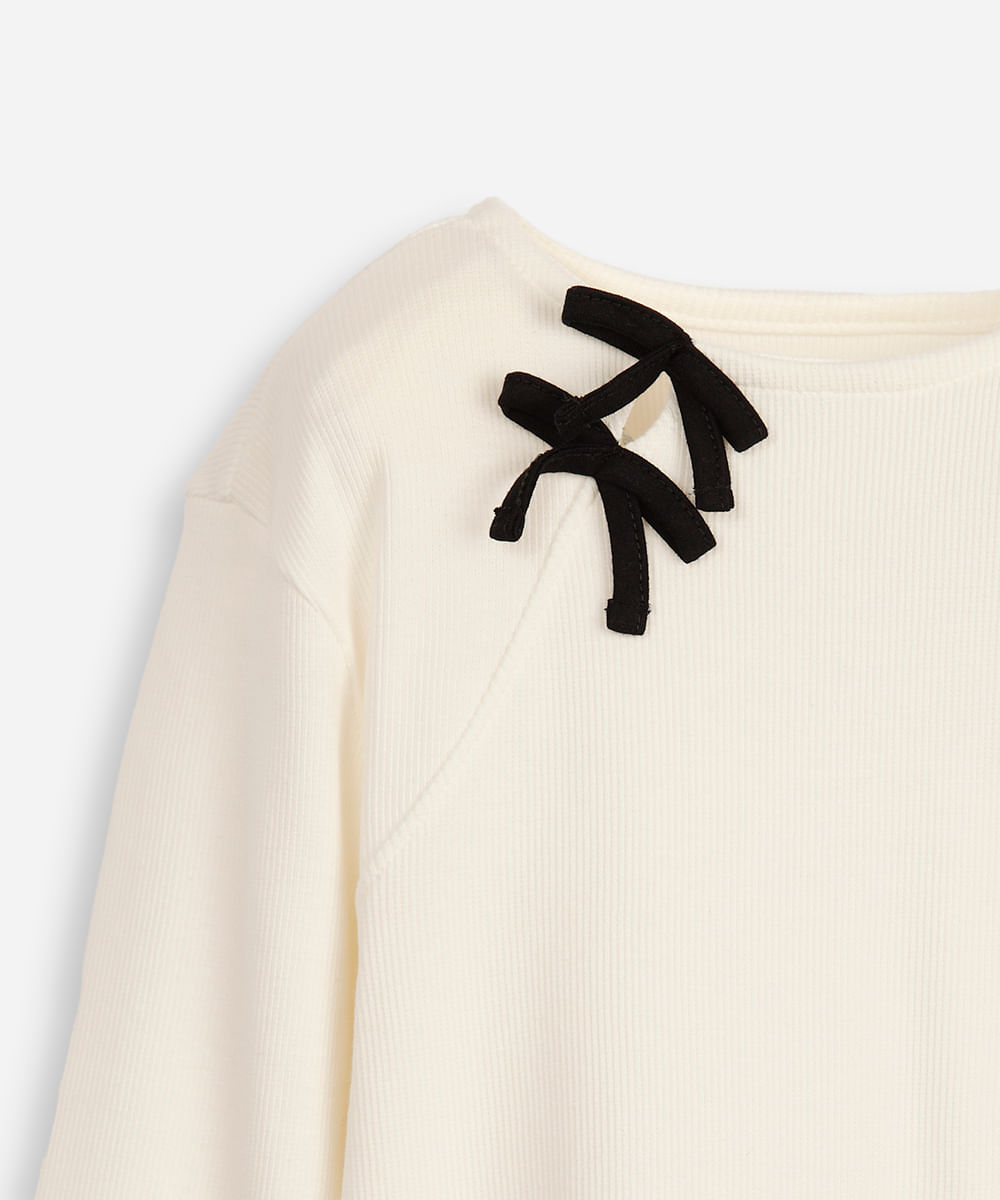 blusa infantil manga longa canelada com lacinho off white