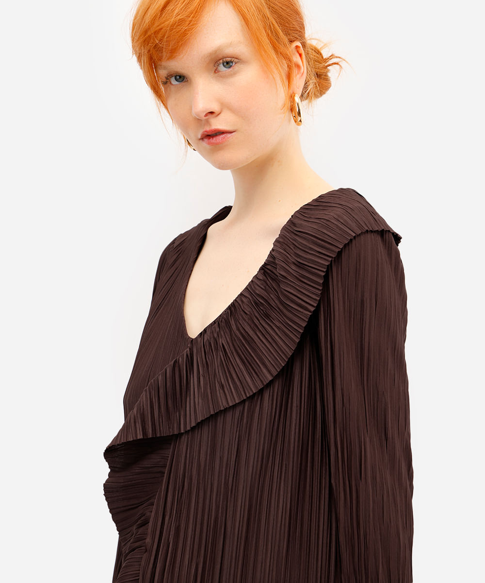 blusa feminina decote v manga longa plissada  marrom