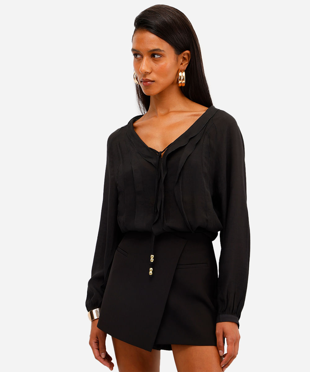 bata feminina com babados texturizada preta
