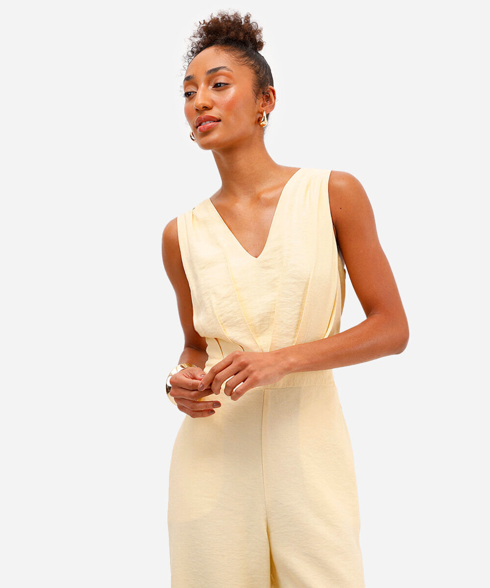 macacão feminino de viscose com pregas amarelo