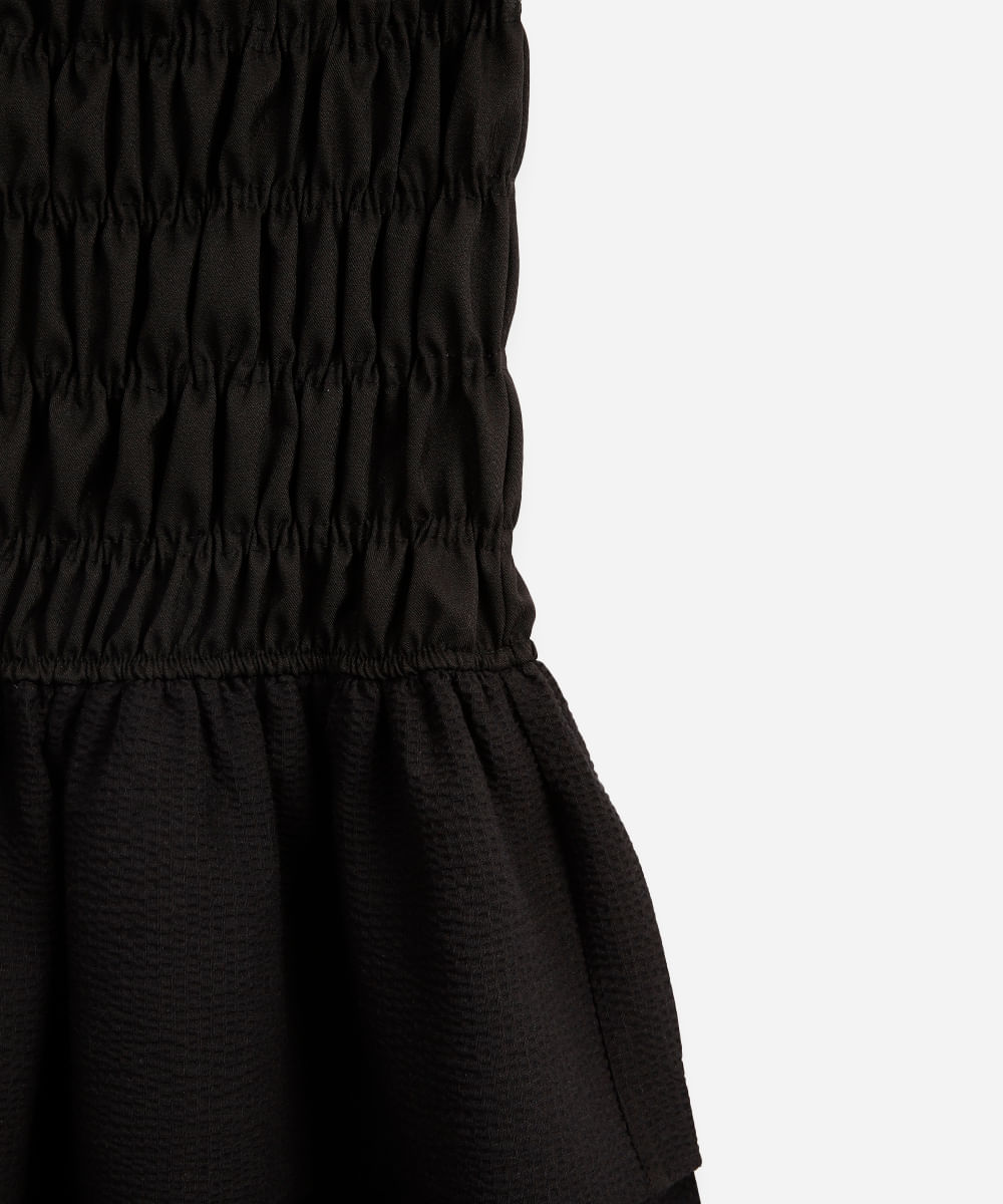 vestido juvenil franzido texturizado preto