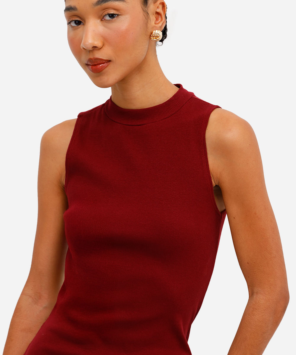 vestido curto feminino de algodão canelado vinho