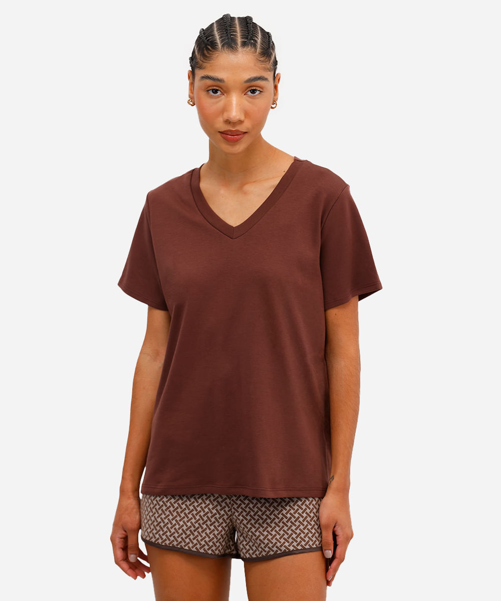 camiseta básica feminina de algodão decote v marrom