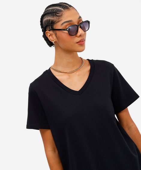 camiseta básica feminina de algodão decote v preta