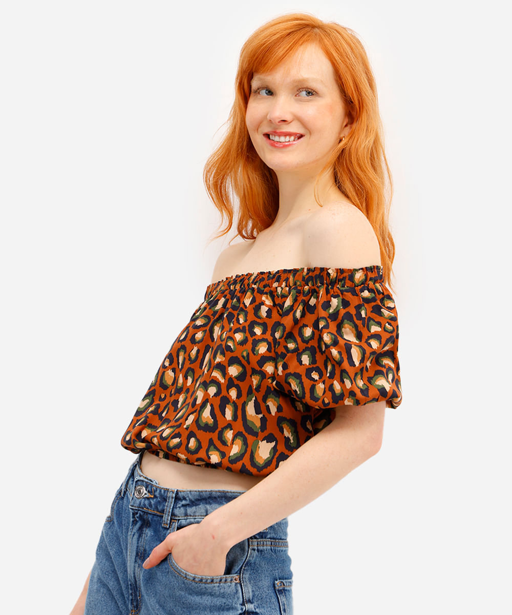 blusa ombro a ombro feminina de viscose animal print marrom