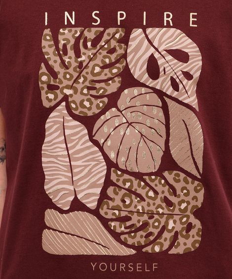 camiseta feminina de algodão folhagens metalizada vinho