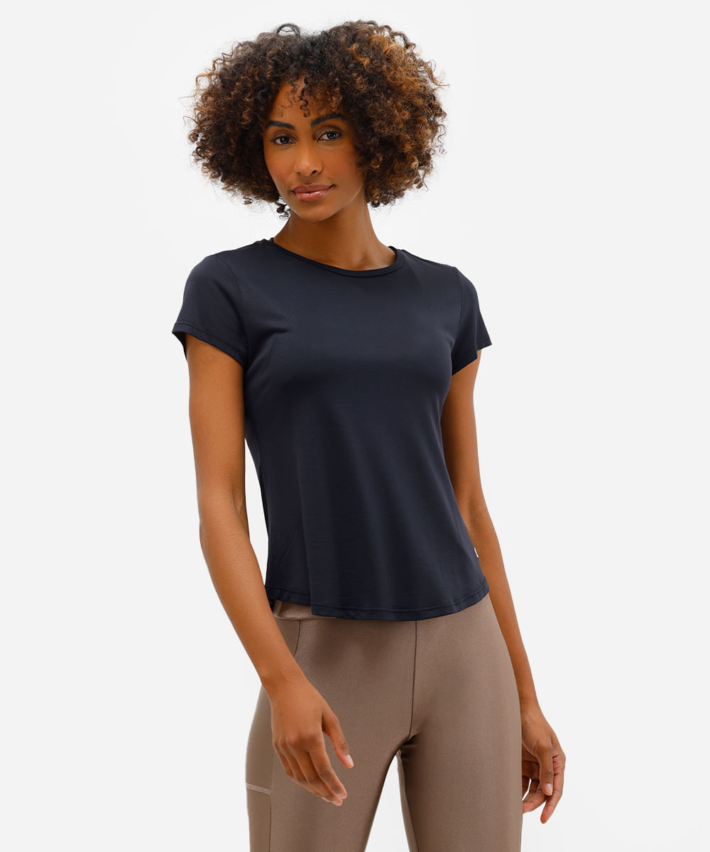 camiseta feminina esportiva de poliamida com recorte texturizada preta