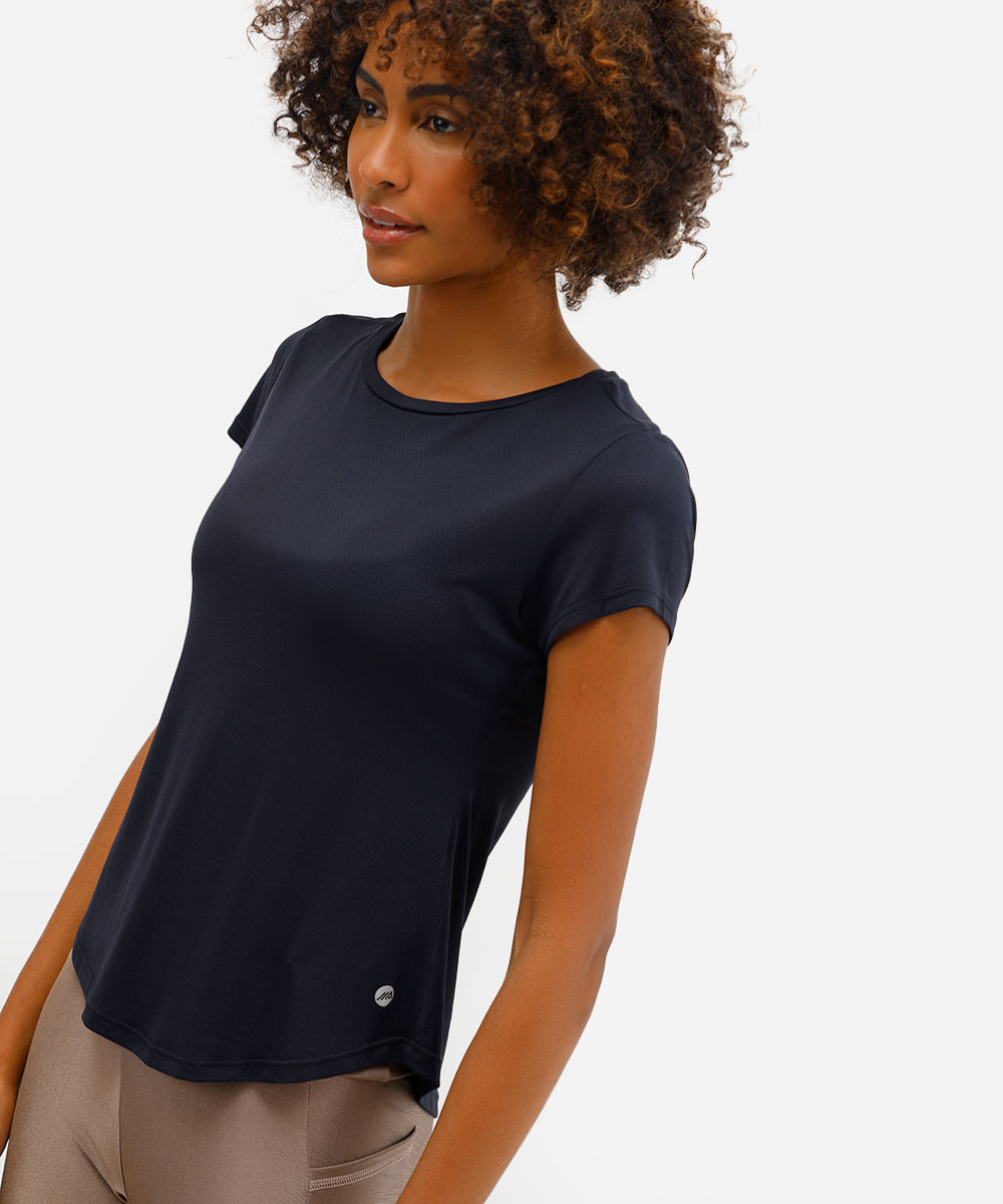 camiseta feminina esportiva de poliamida com recorte texturizada preta