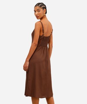 vestido midi feminino com linho decote quadrado marrom
