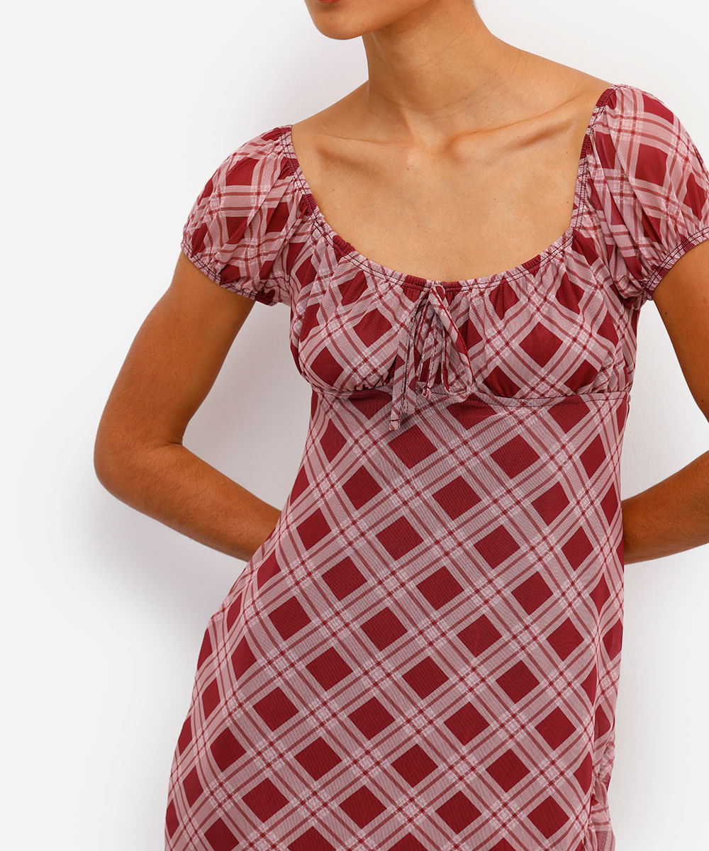 vestido feminino de tule com babados xadrez vinho