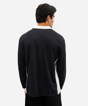 camiseta masculina estampada com recorte e gola preta