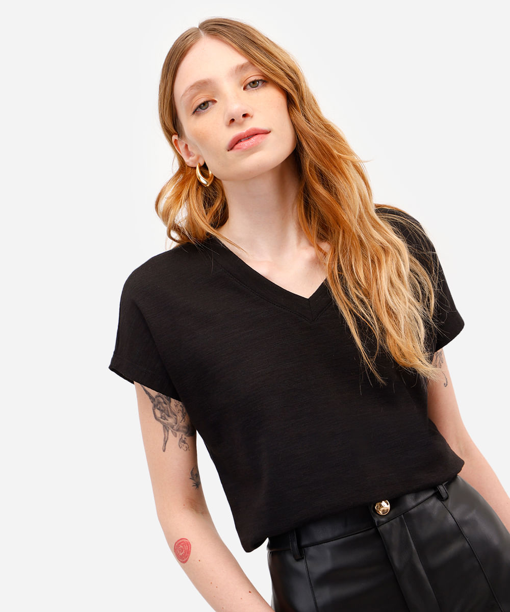 blusa básica feminina de algodão decote v preta