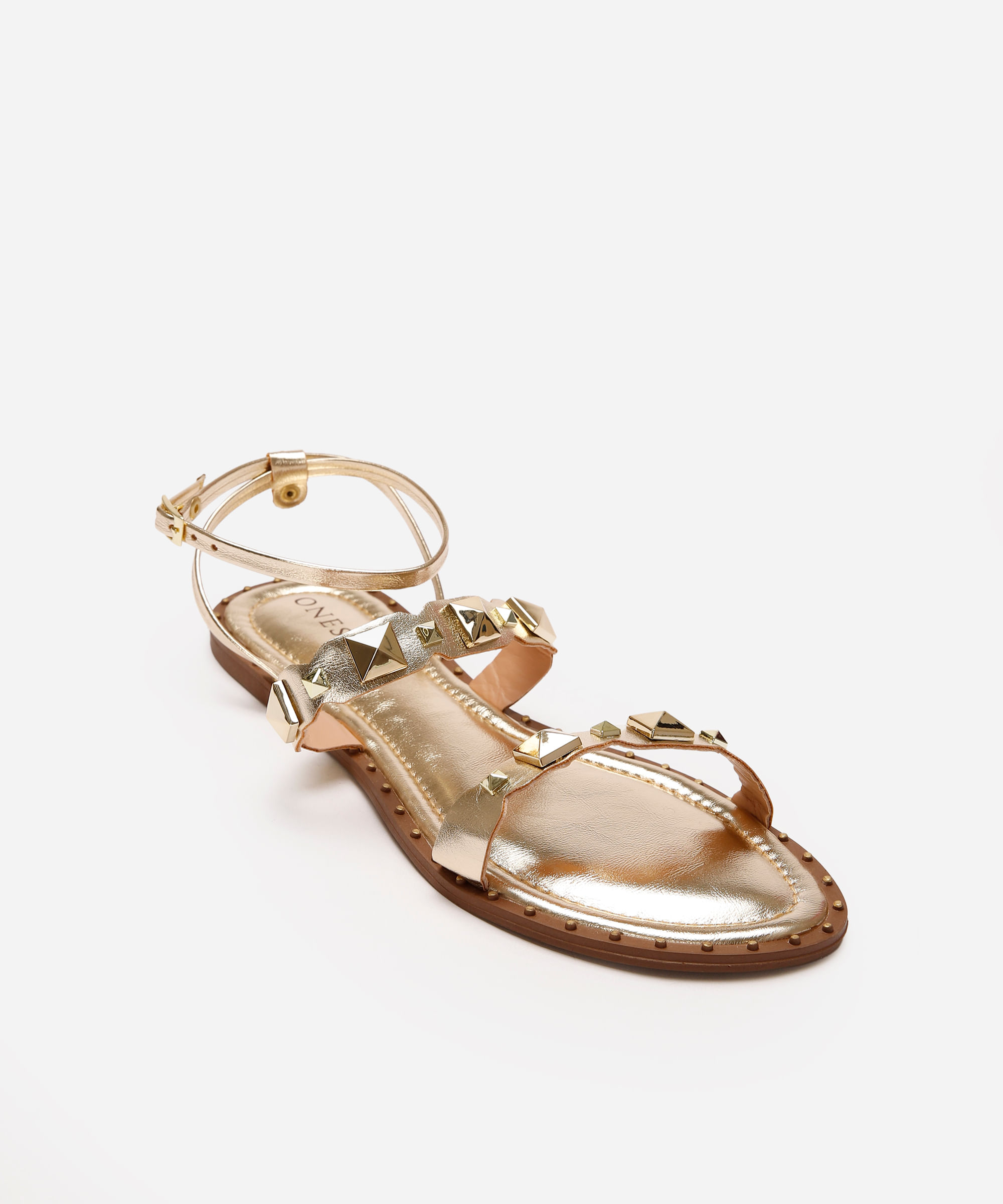 rasteira metalizada com tachas oneself dourado