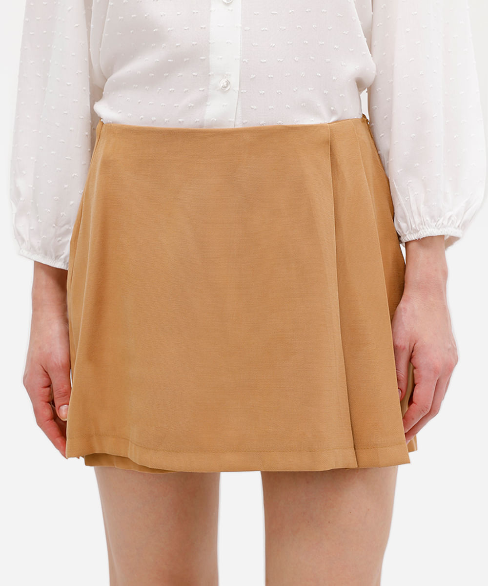 short saia feminino de viscose com pregas bege