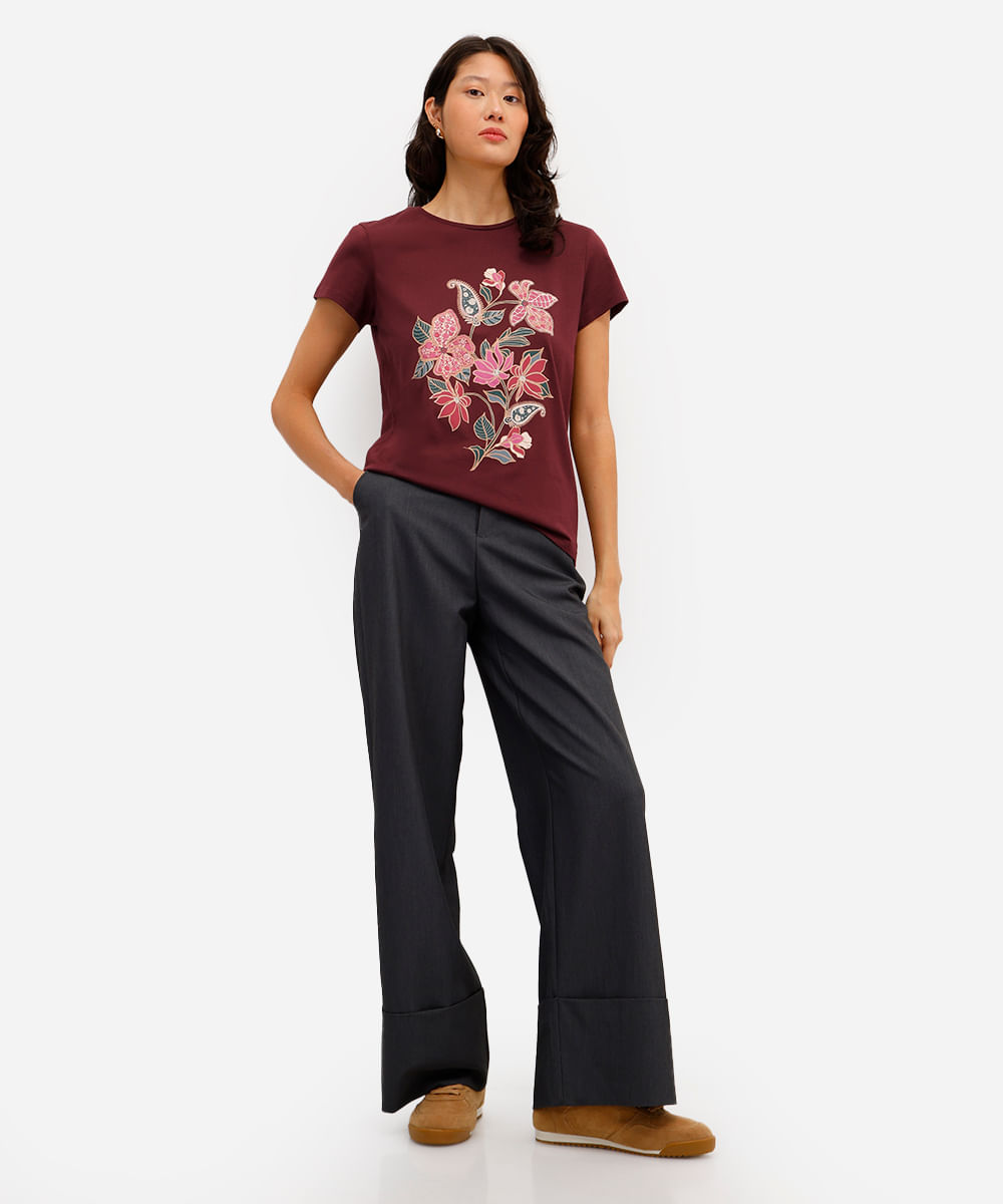 camiseta feminina de algodão floral vinho