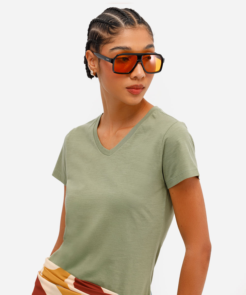 camiseta flamê de algodão básica manga curta decote v verde