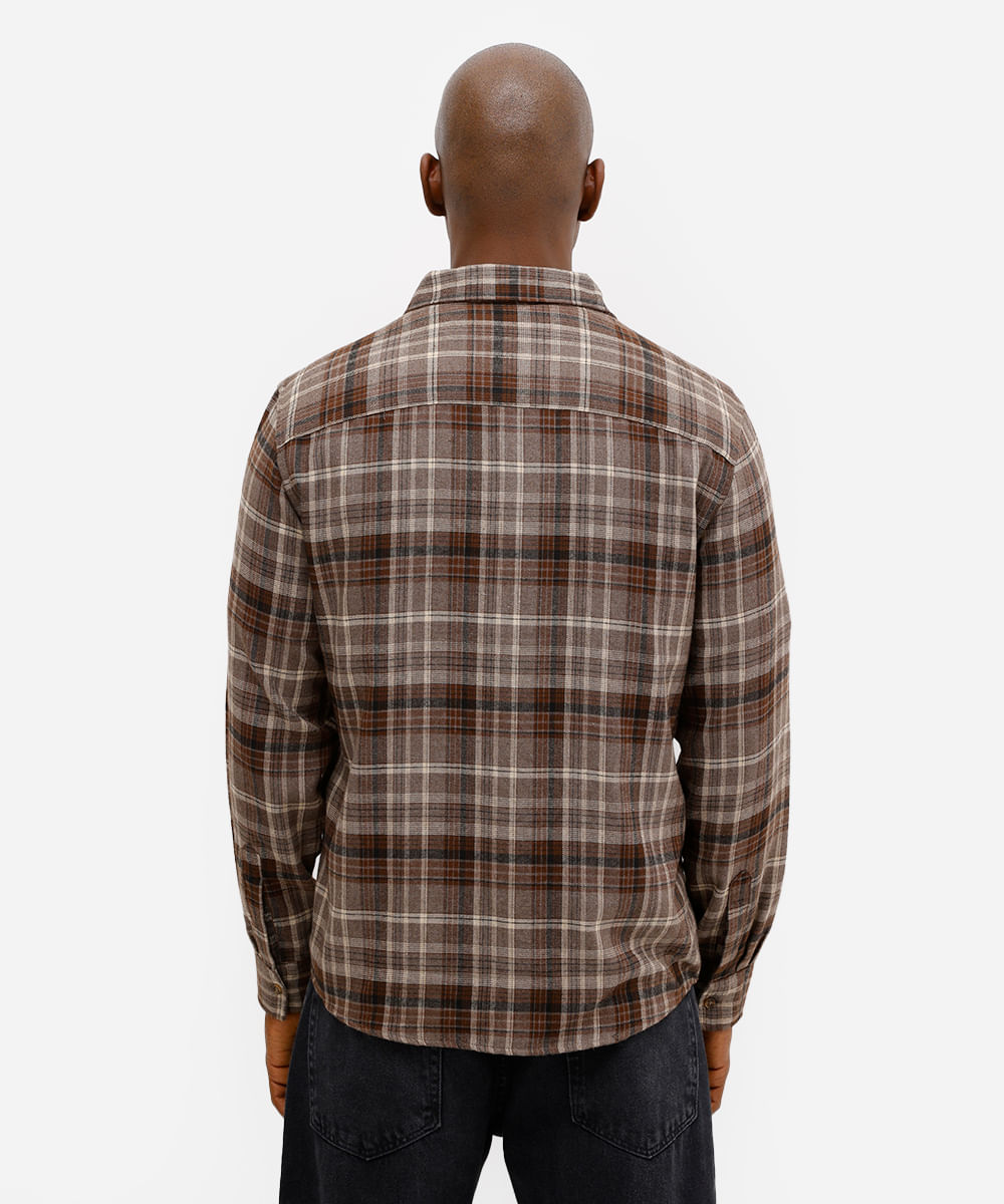 camisa masculina manga longa com bolsos xadrez marrom
