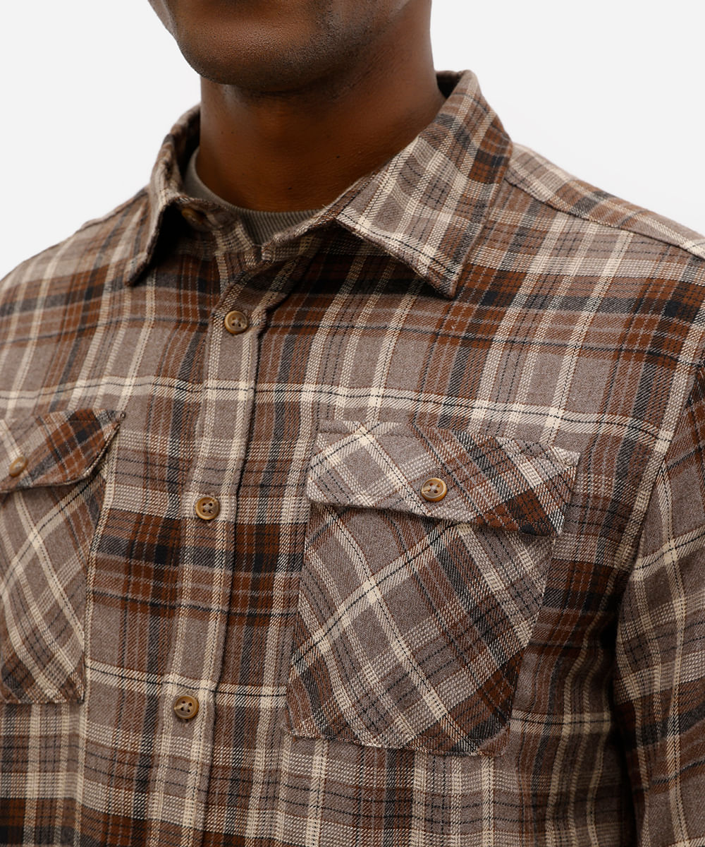 camisa masculina manga longa com bolsos xadrez marrom