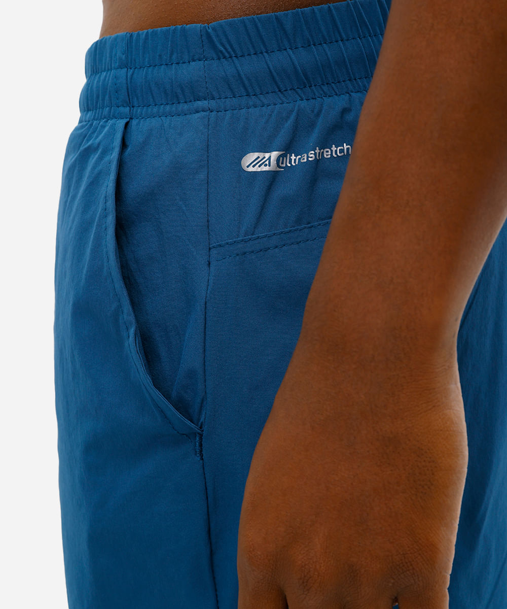 short masculino com bolsos esportivo azul