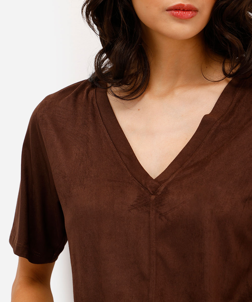 blusa feminina de suede decote v marrom