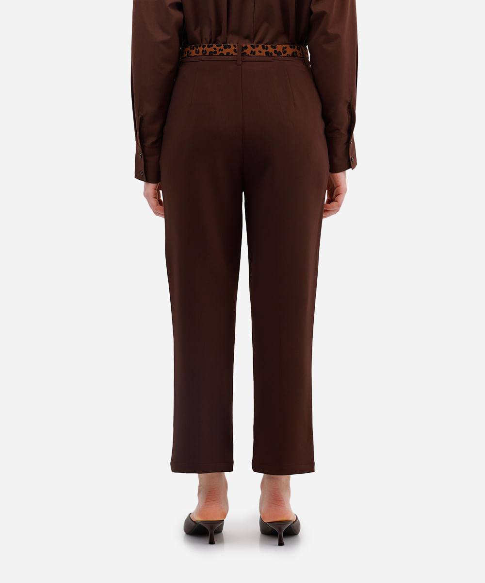 calça de alfaiataria feminina com cinto marrom