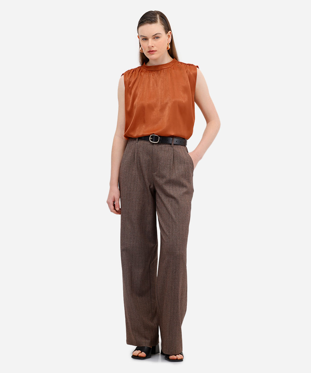 blusa feminina decote redondo franzida marrom