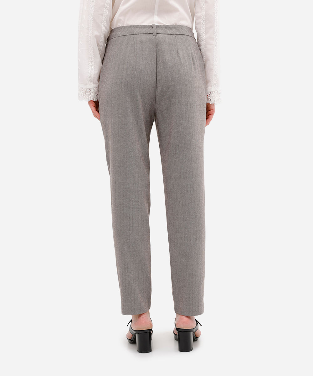 calça feminina de alfaiataria listrada cinza
