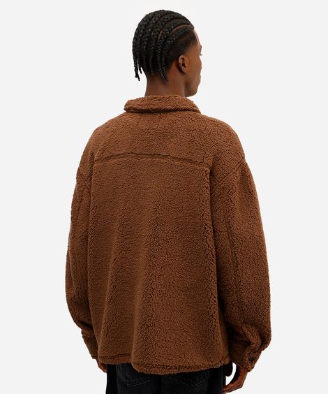 jaqueta masculina de sherpa com bolsos marrom