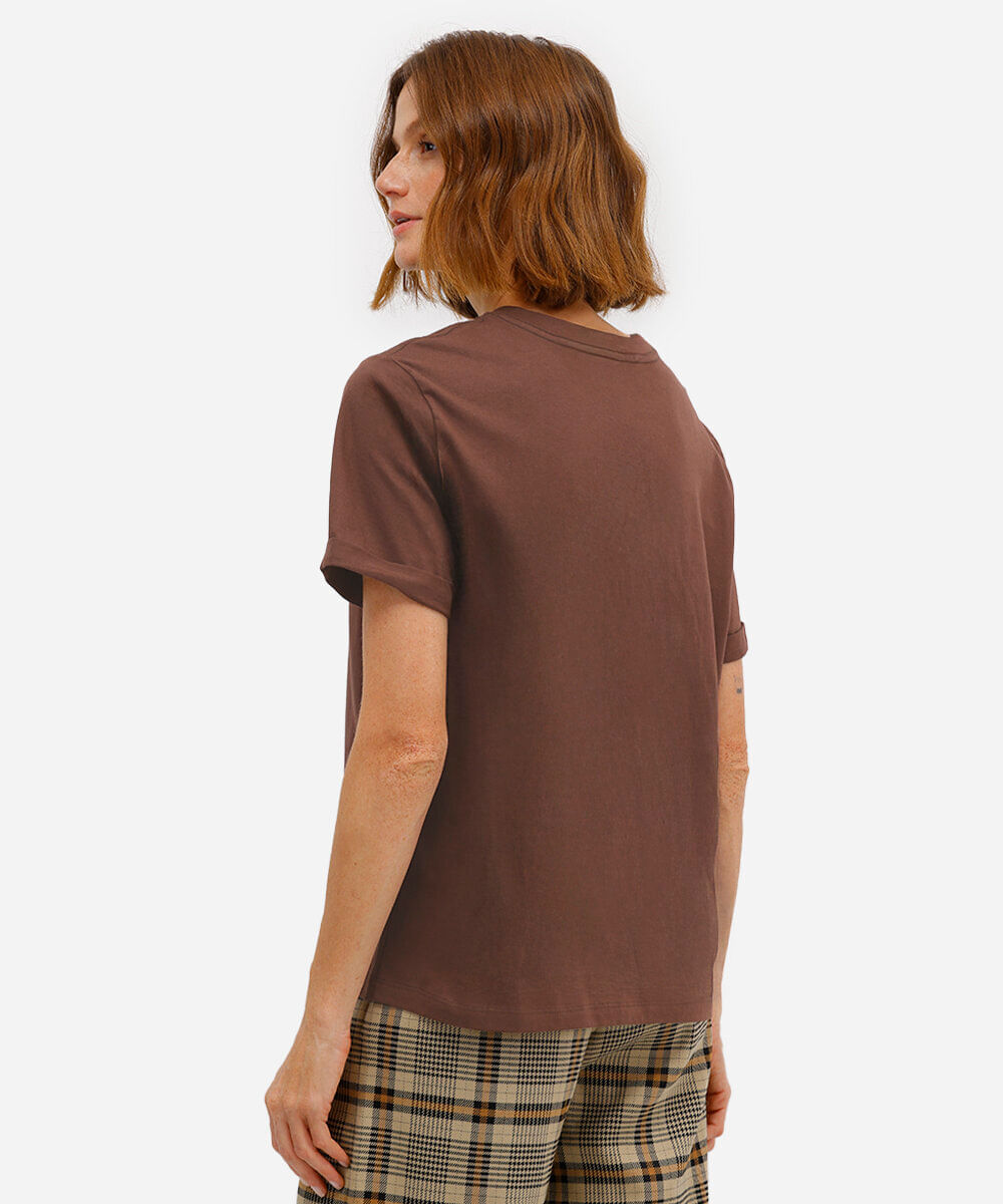 camiseta básica feminina de algodão manga curta marrom