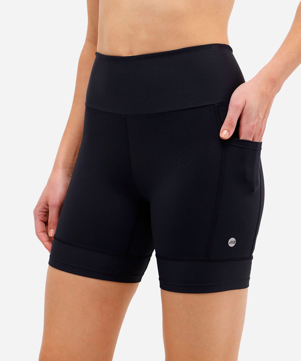 bermuda feminina esportiva com bolsos preto