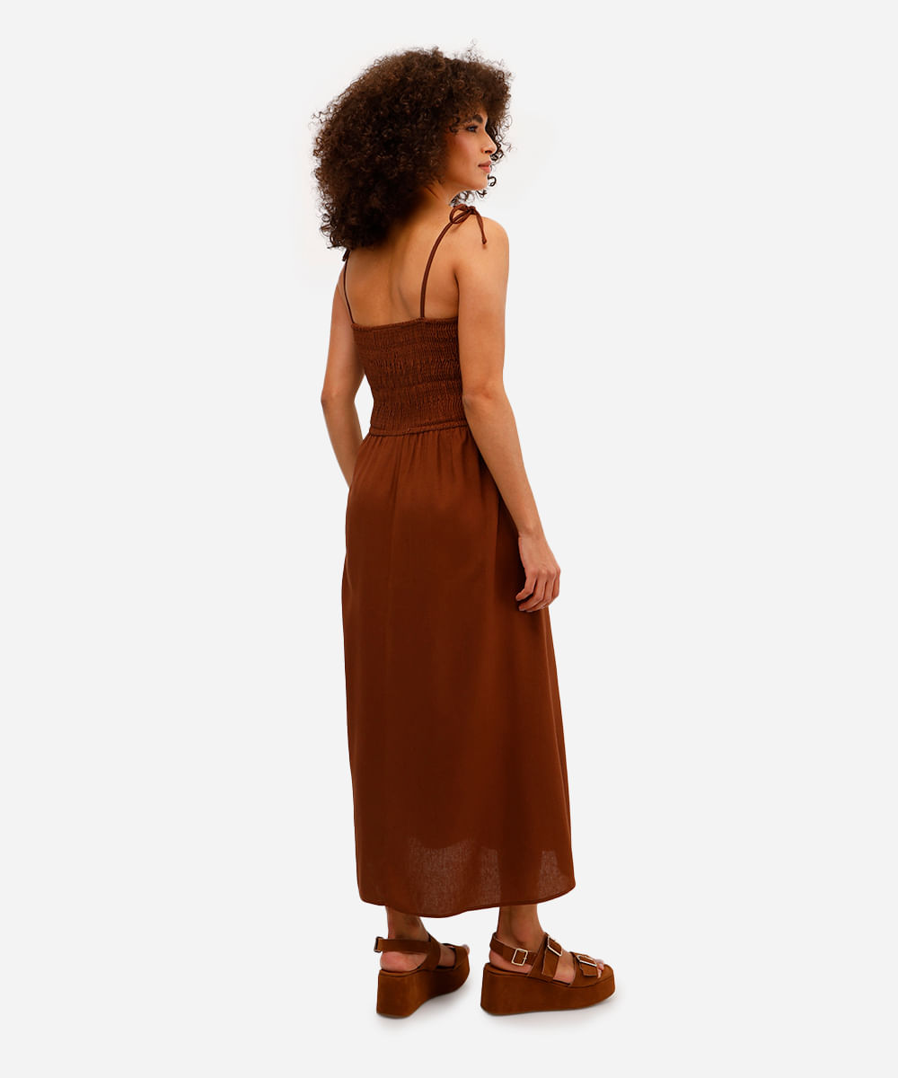 vestido midi feminino com linho franzido marrom