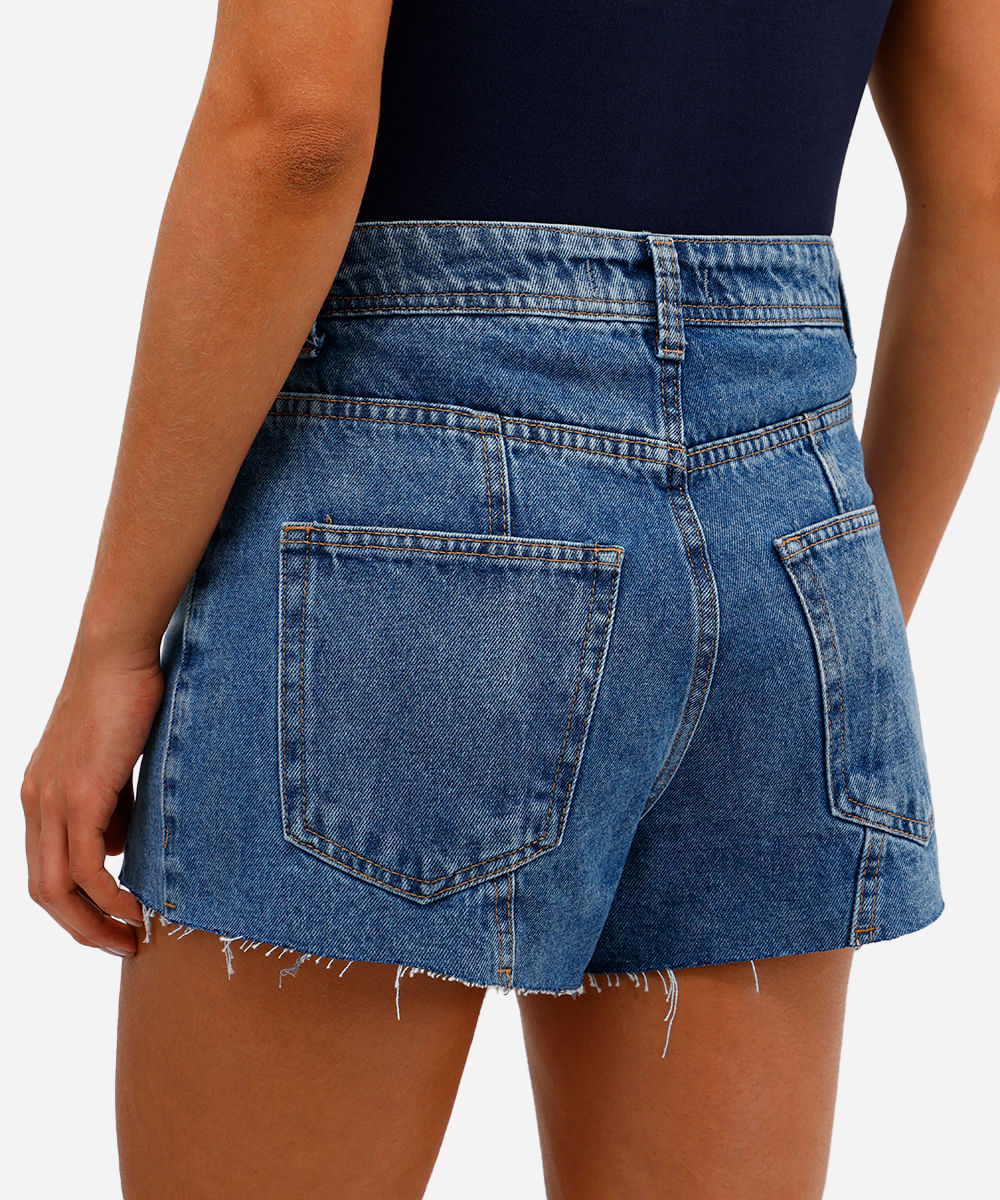 short feminino jeans cintura média com recortes azul