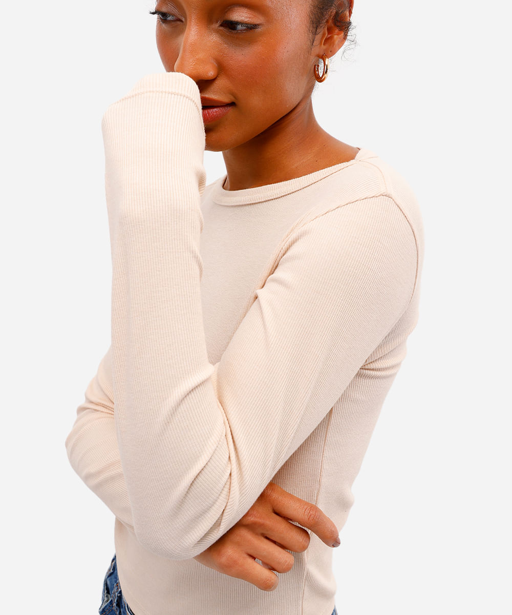 blusa básica feminina decote careca manga longa bege