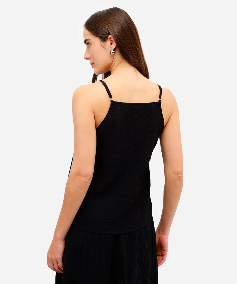 regata feminina texturizada decote quadrado preta