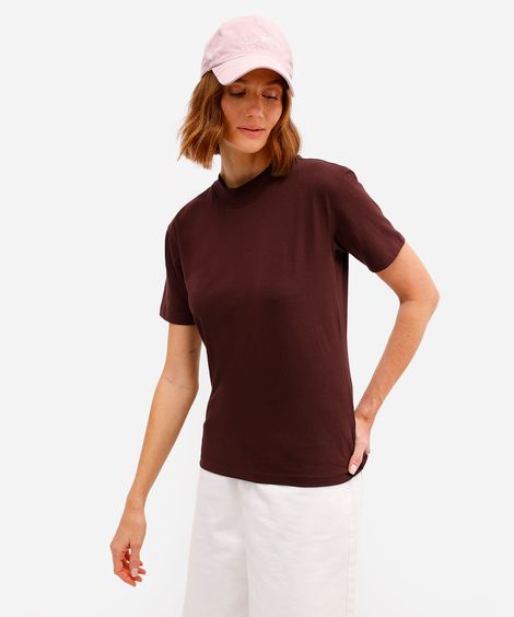 camiseta básica feminina manga curta gola alta vinho
