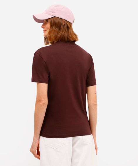 camiseta básica feminina manga curta gola alta vinho