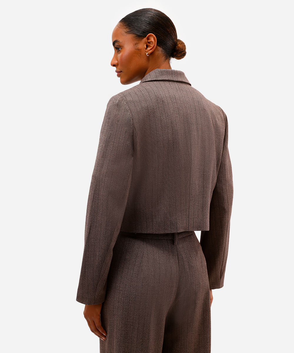blazer de alfaiataria feminino cropped marrom