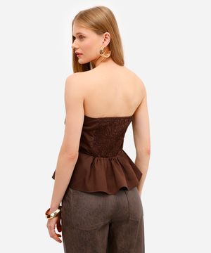 blusa sem alça feminina franzida marrom
