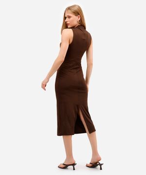 vestido midi feminino franzido com fenda marrom